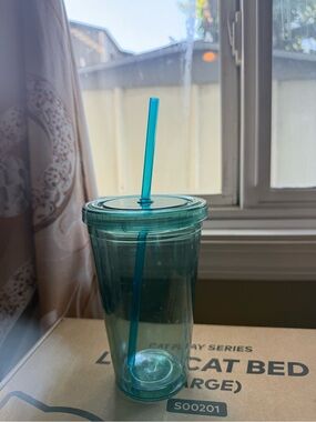 Source Unknown Teal Clear Plastic Tumbler with Lid & Straw